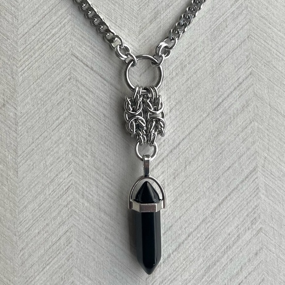 Handmade maille necklace with black obsidian bullet charm boho celtic goth - Picture 8 of 9